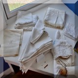 Z07. Vintage linens 